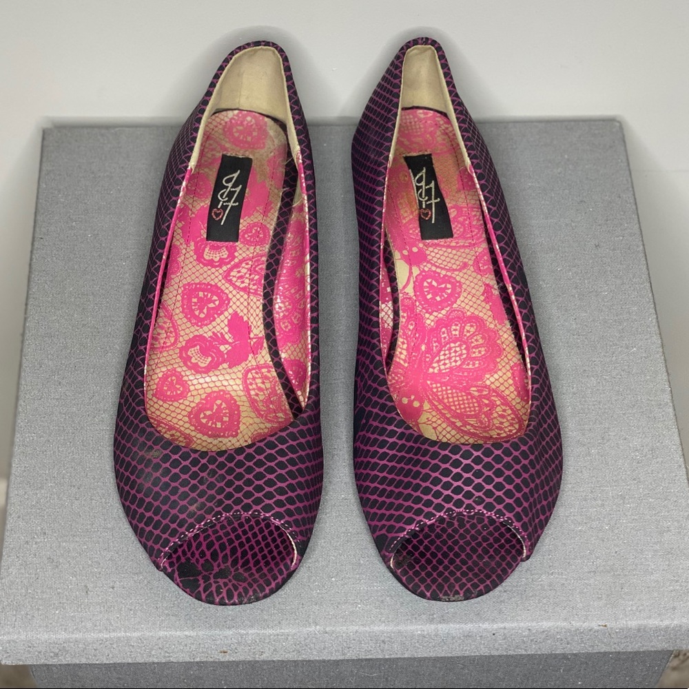 Iron Fist Hot Mesh Flat Shoes